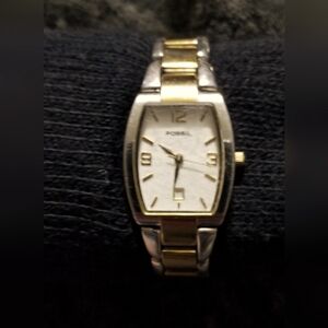 Ladies FOSSIL watch